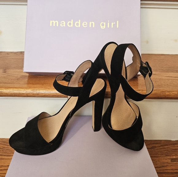Madden Girl sandals; 5" Heel; Size 8.5M - Picture 12 of 12